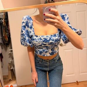 Abercrombie & Fitch Blue Floral Crop Top puff sleeves porcelain pattern elegant